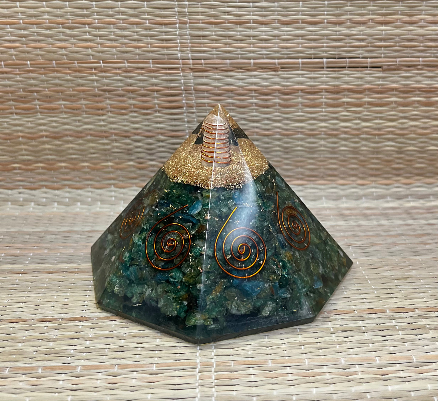 Stones | Octagon Orgonite Pyramid