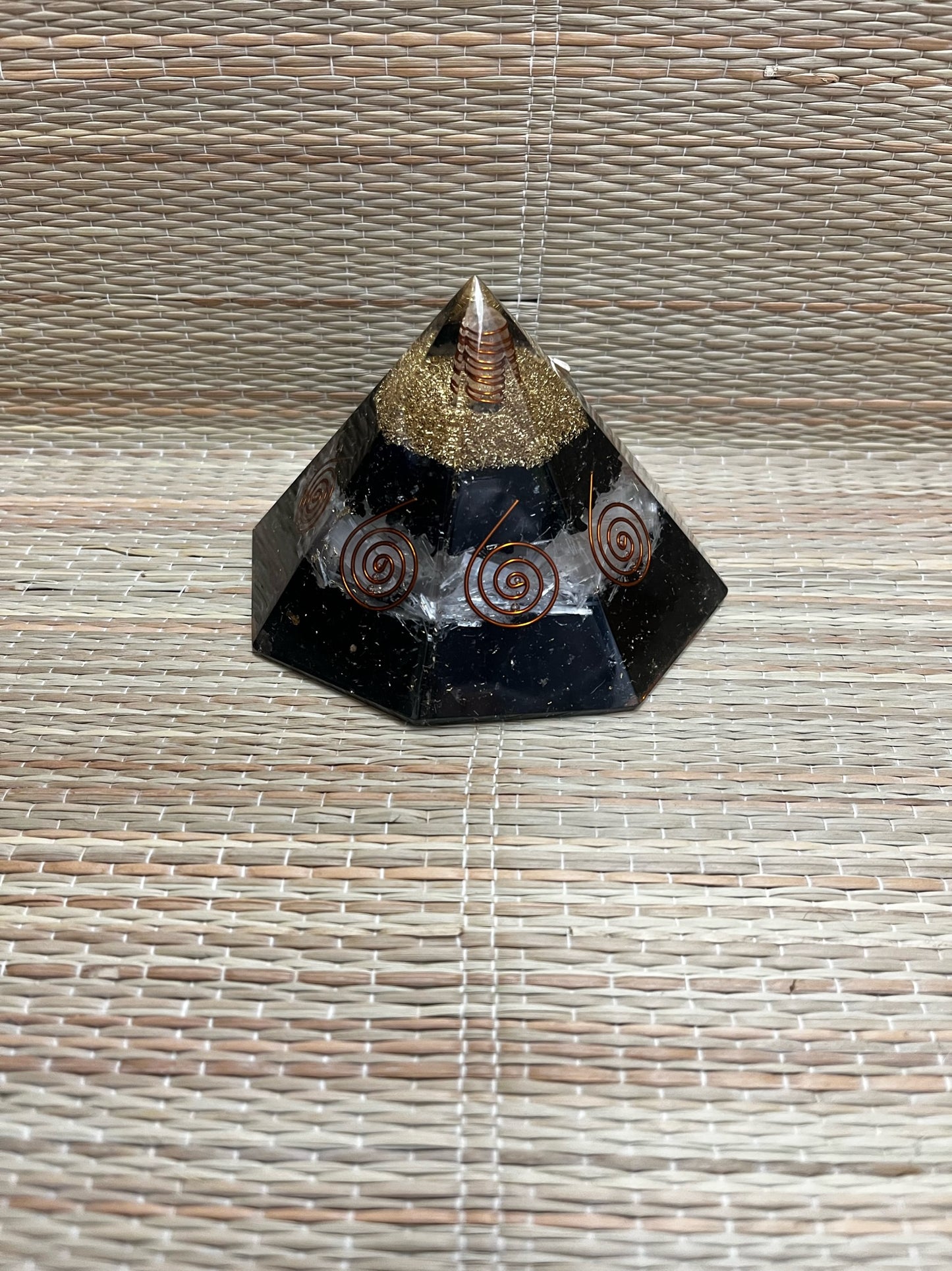 Stones | Octagon Orgonite Pyramid