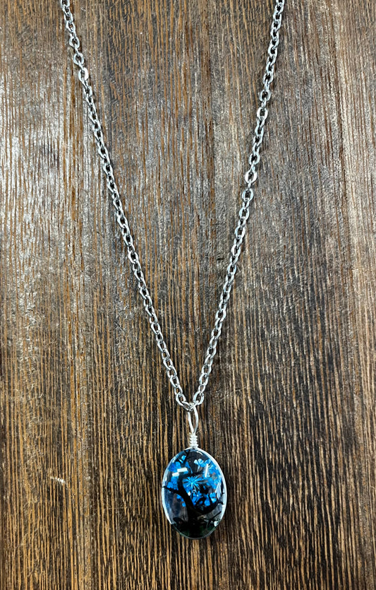Necklaces |  Oval Shape Resin Dried Flowers Pendant
