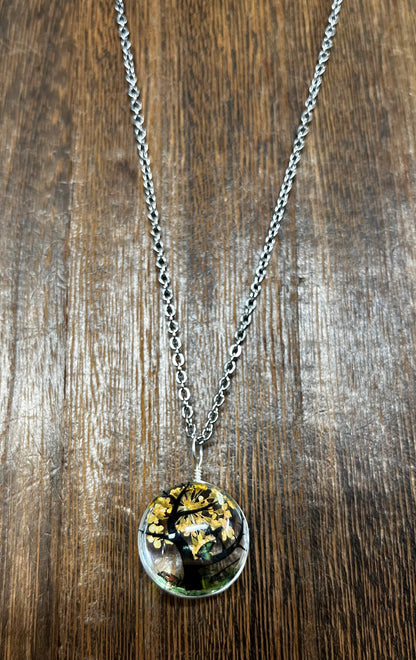 Necklaces |  Circle Shape Resin Dried Flowers Pendant